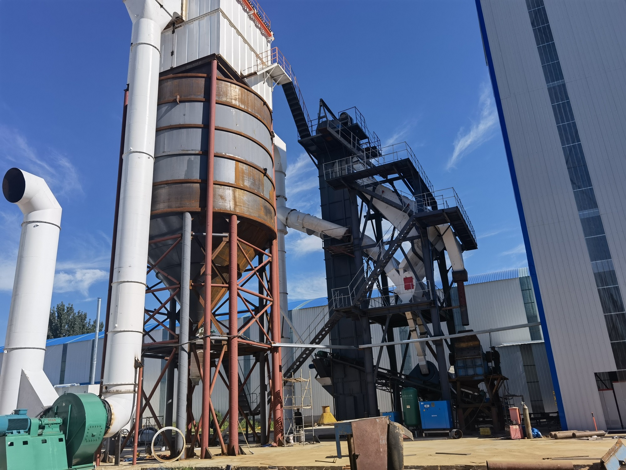 多項(xiàng)重大基建項(xiàng)目開(kāi)工，制砂樓助力砂石供給！