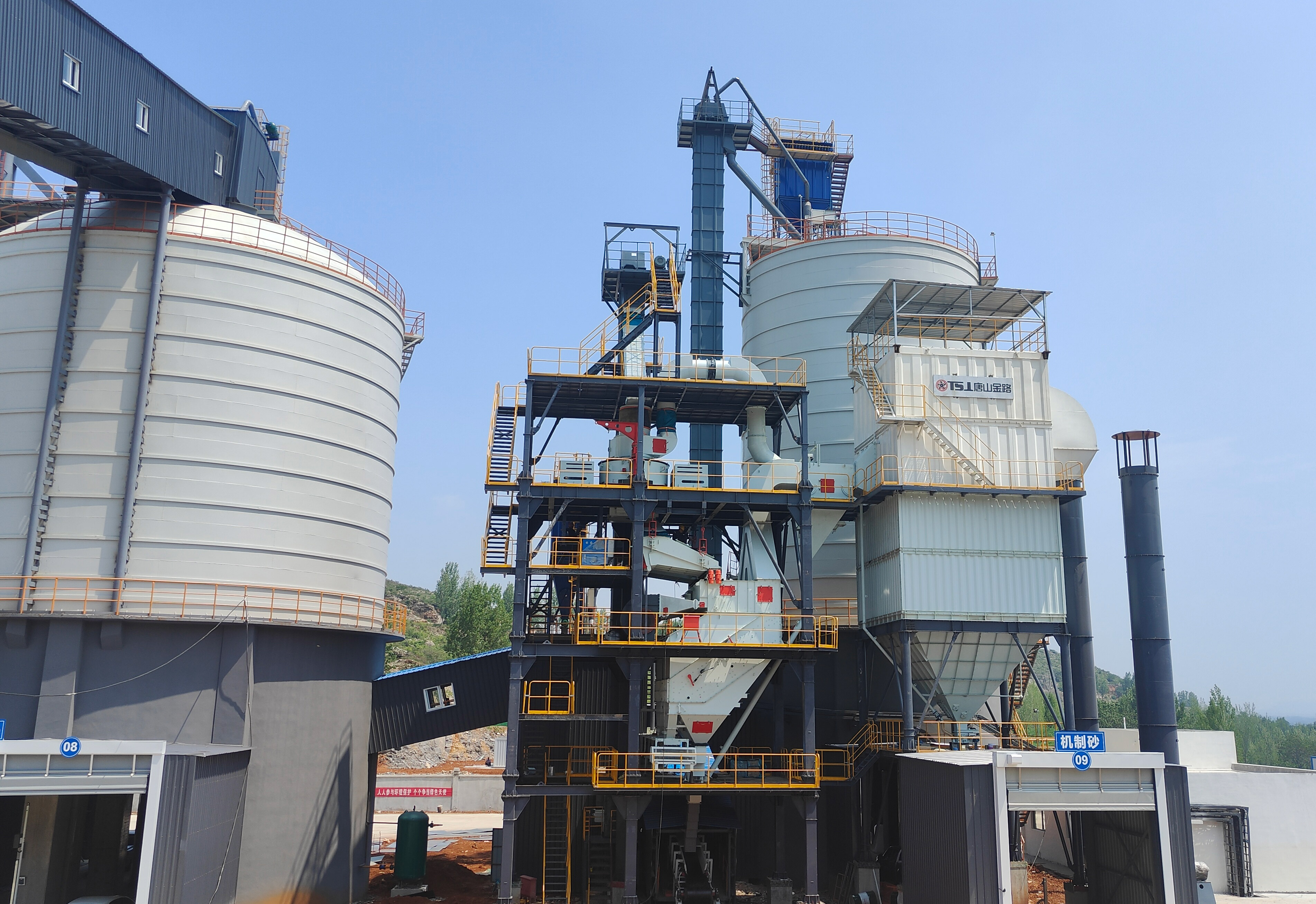 山東時產(chǎn)150噸制砂樓項(xiàng)目，一個月時間進(jìn)入投產(chǎn)模式